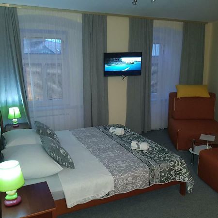 Elg Rooms Postojna Exterior foto
